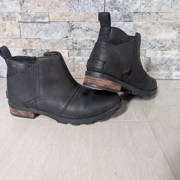 Sorel Emelie Chelsea Boots - Picture 2 of 7